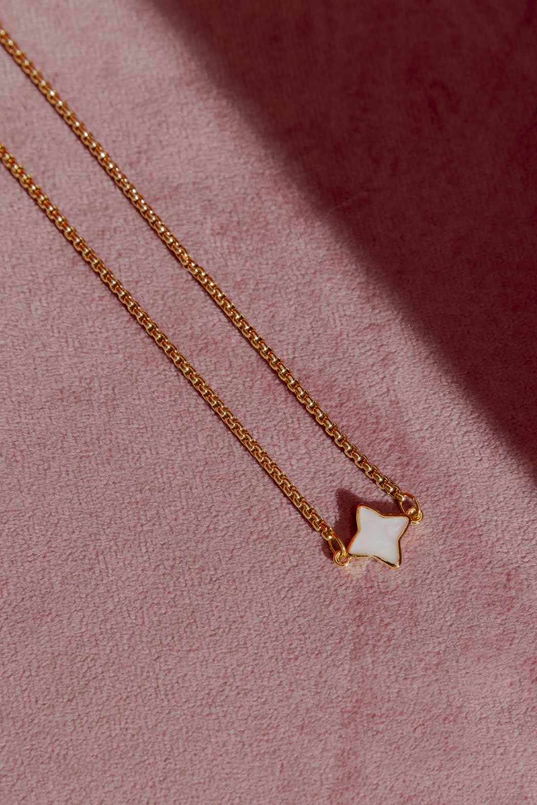 Gold Venetian Star Necklace Gold O/S