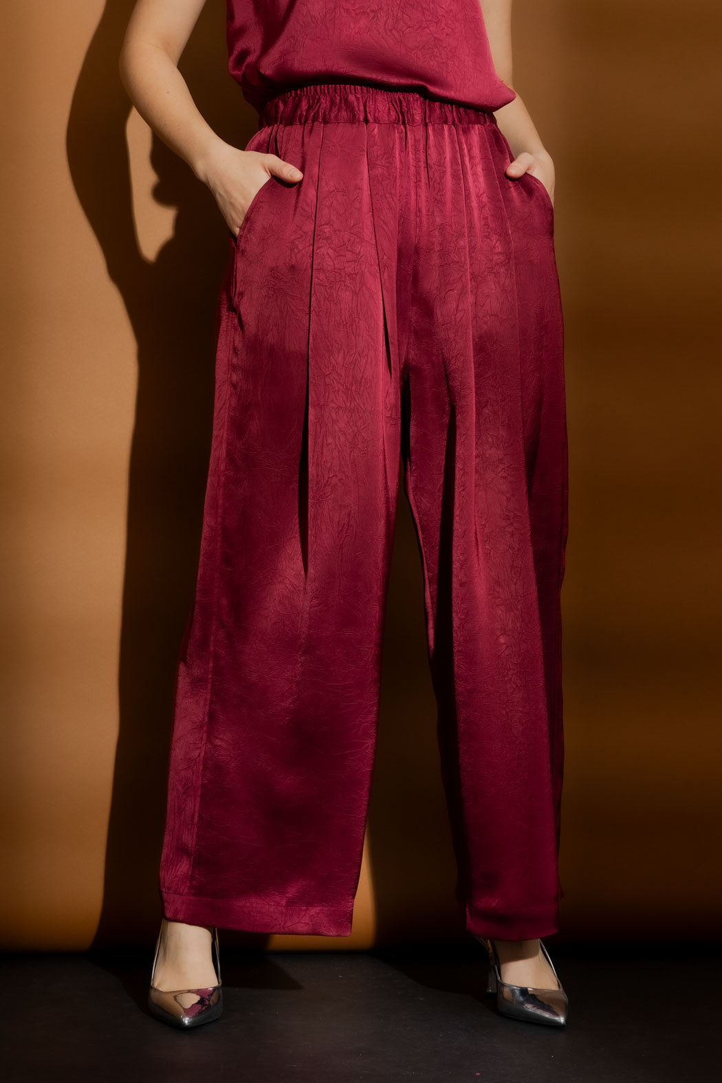 Burgundy Pull On Pleat Pant