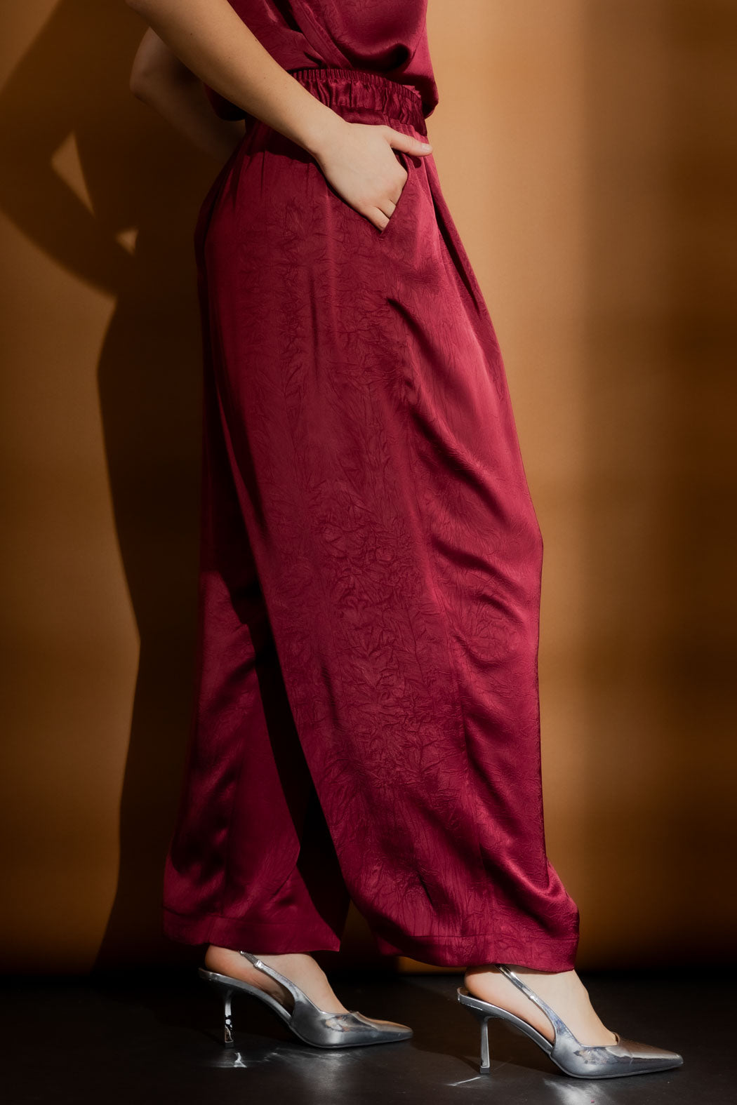 Burgundy Pull On Pleat Pant