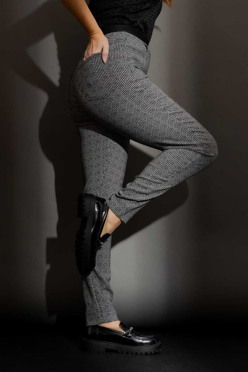 Black/White Bengaline Easy Jean