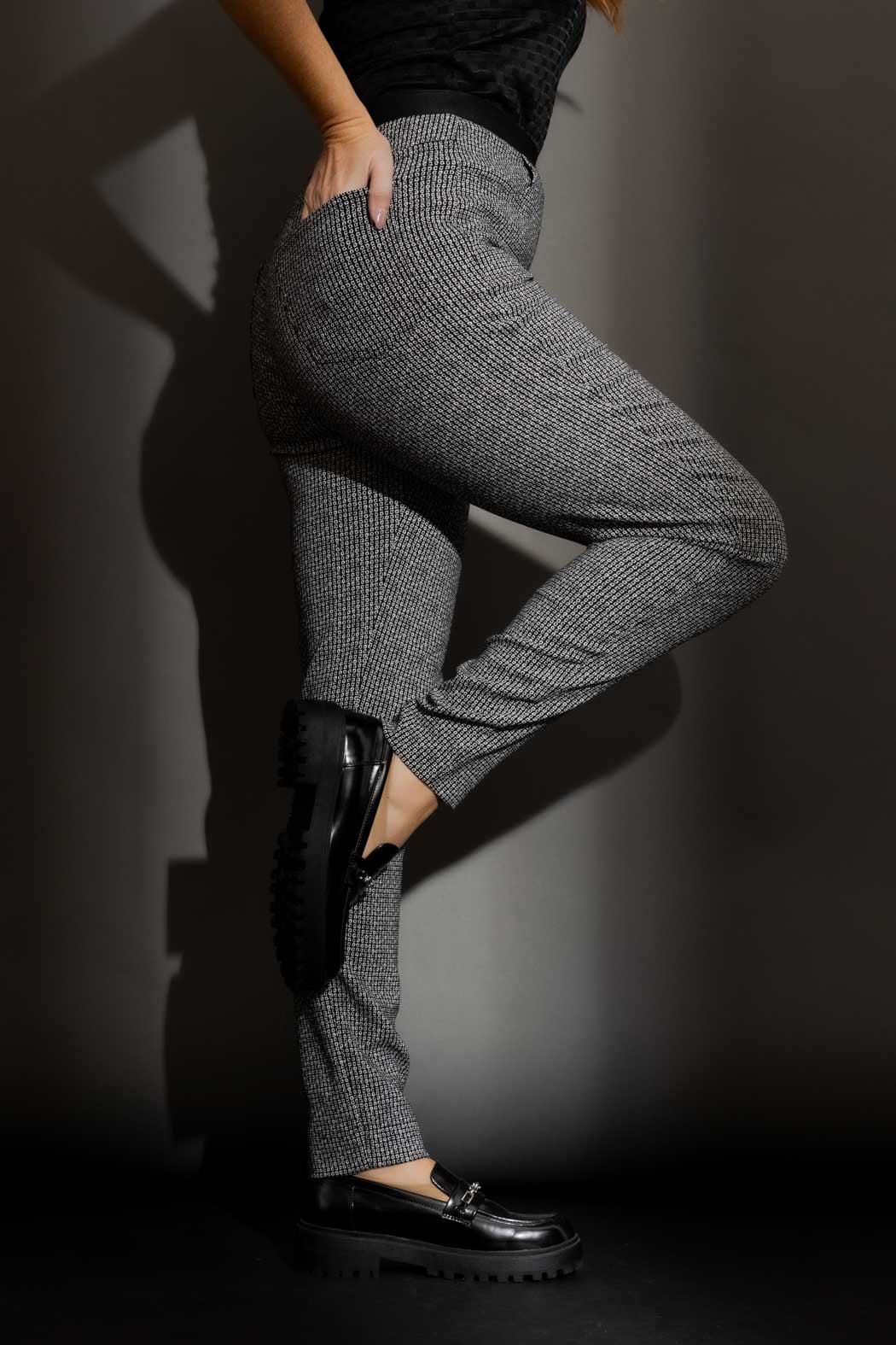 Black/White Bengaline Easy Jean