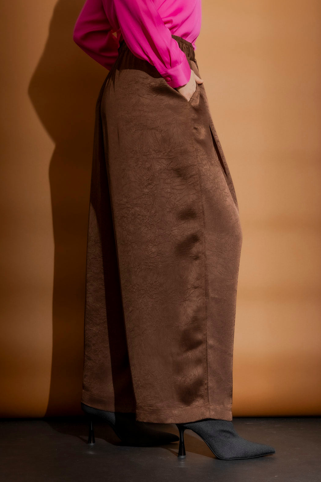 Chocolate Pull On Pleat Pant