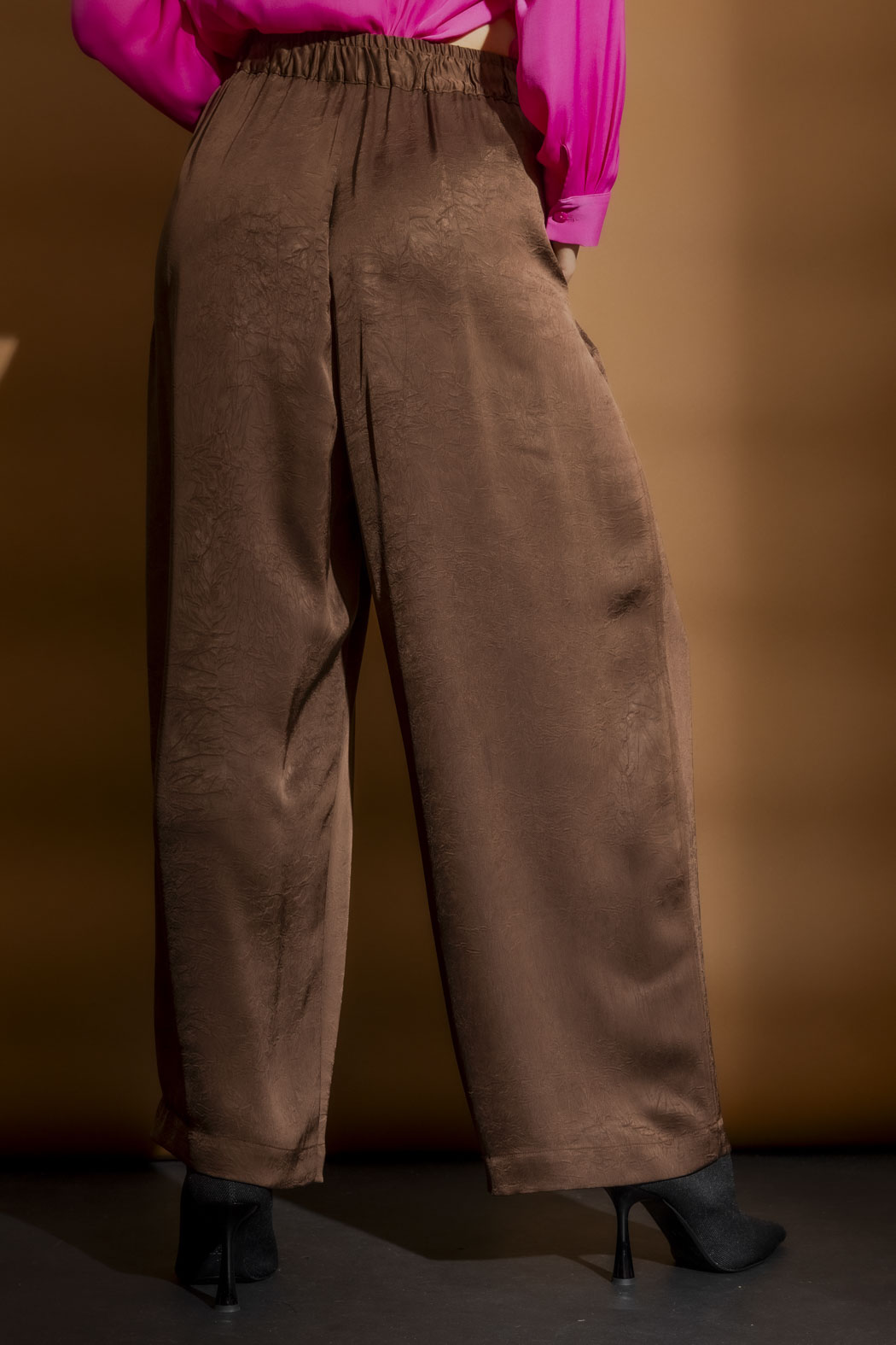Chocolate Pull On Pleat Pant