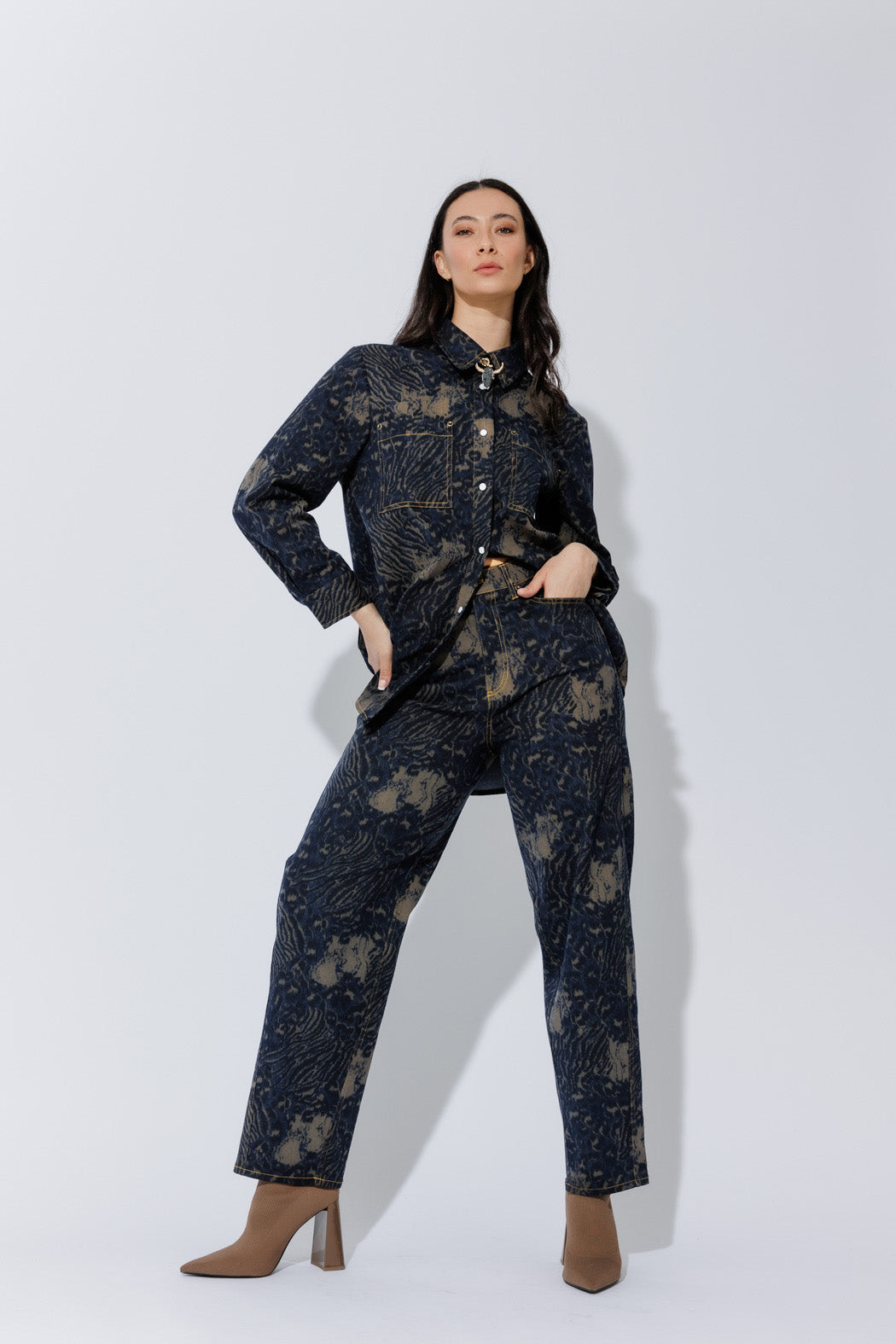 Navy/Taupe Animal Barrel Jean