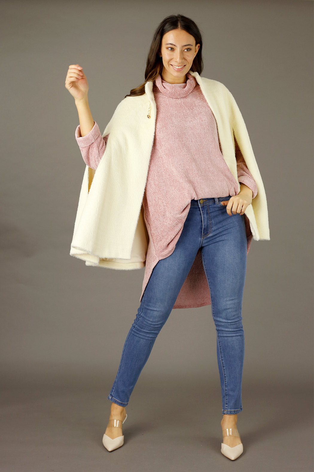 Ivory Elizabeth Faux Fur Cape