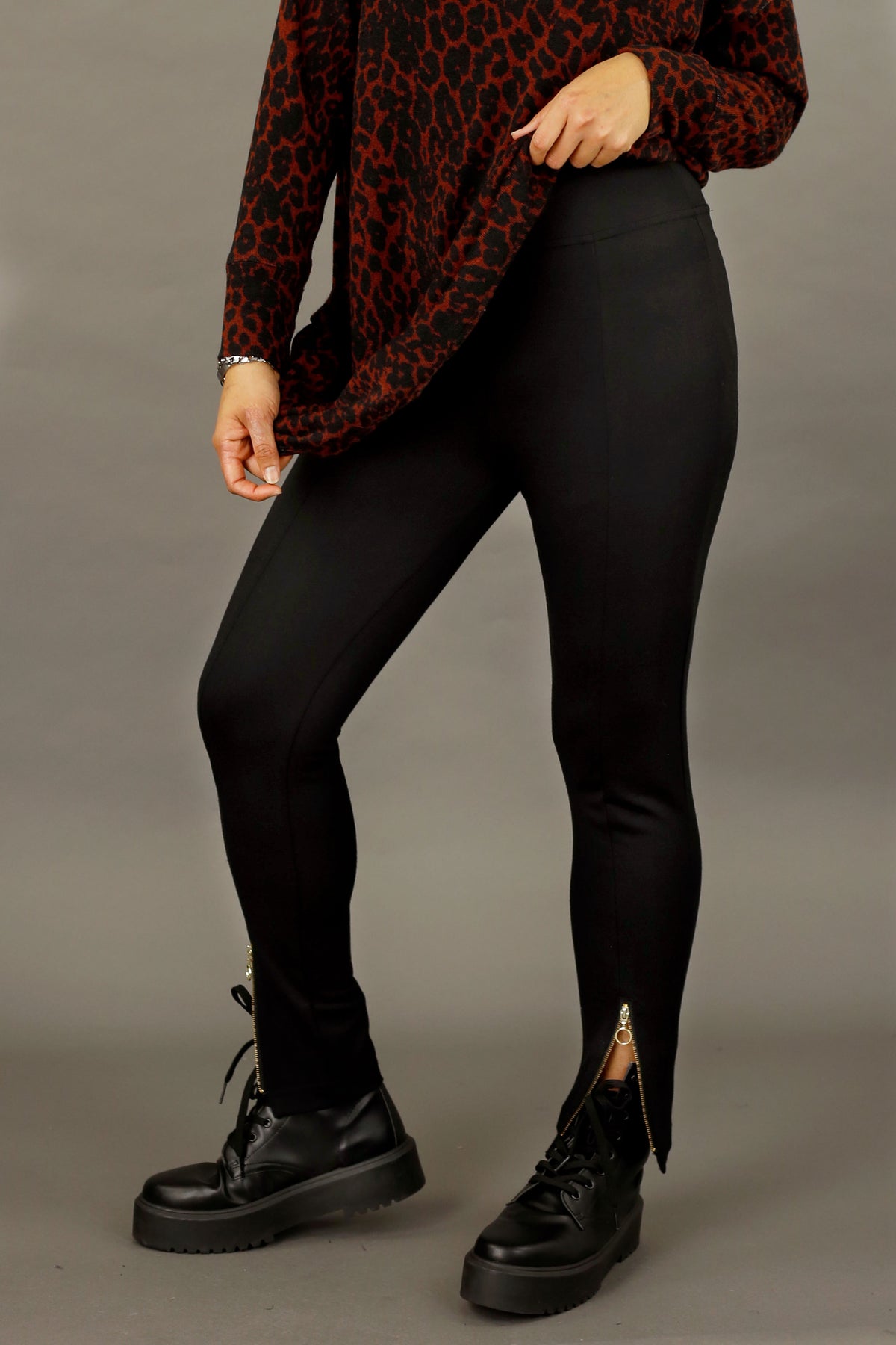 Light Weight Ponte Zippy Pant - Black