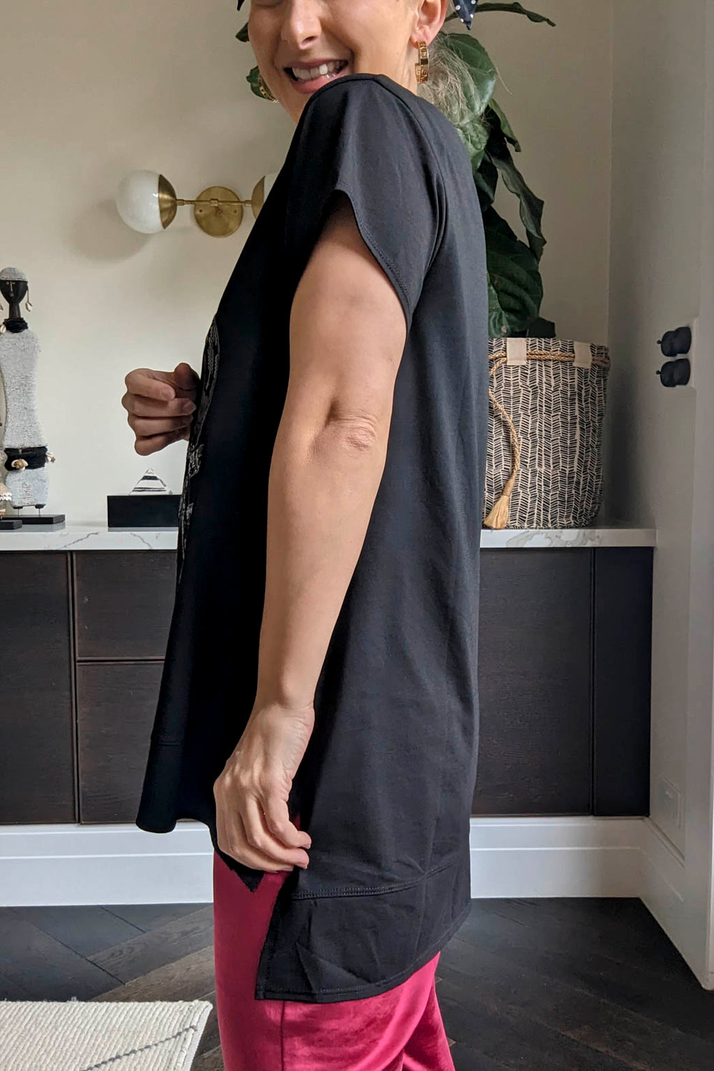 Black Love V-neck T-shirt - Final Sale