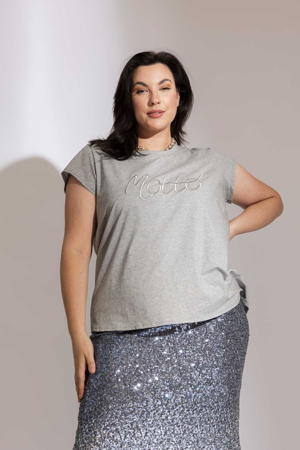 Motto Embroidered T-shirt Grey