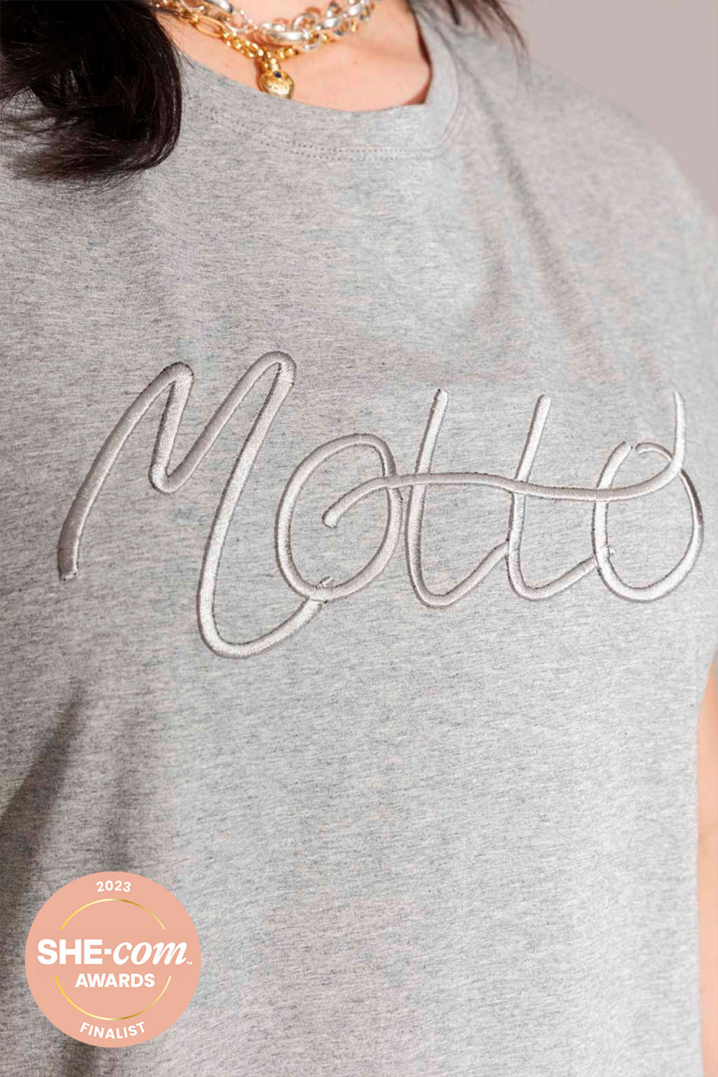 Motto Embroidered T-shirt Grey