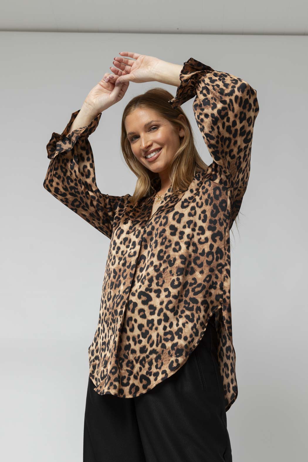 Tan Animal Femme Blogger Shirt