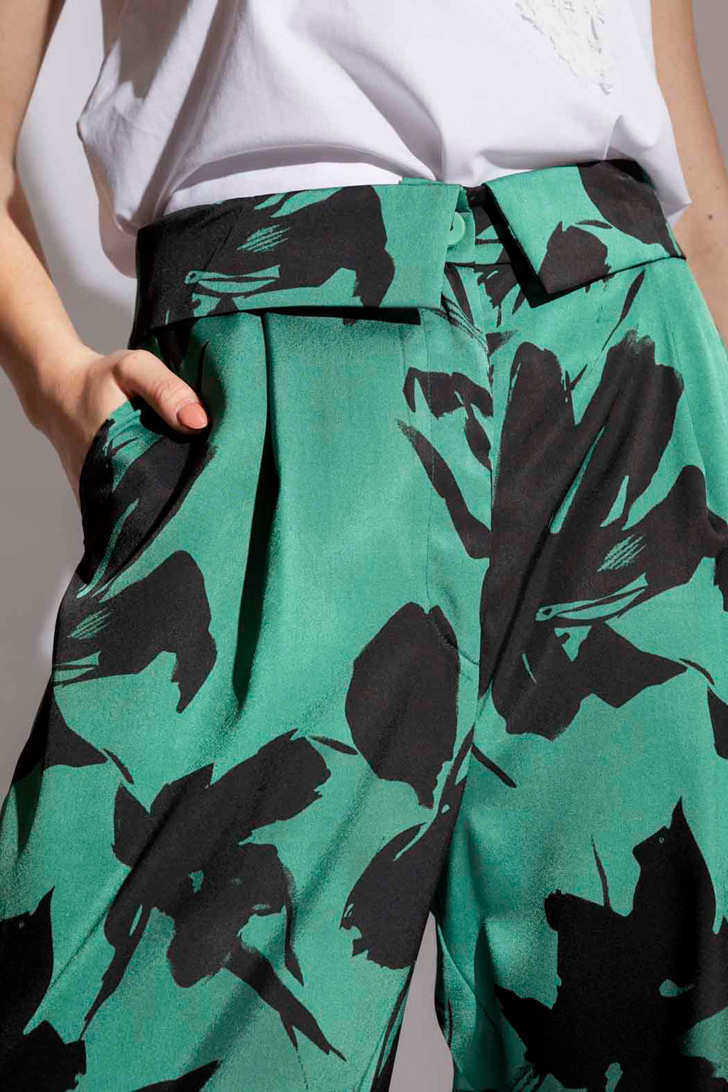 Green/black Paperbag Pants