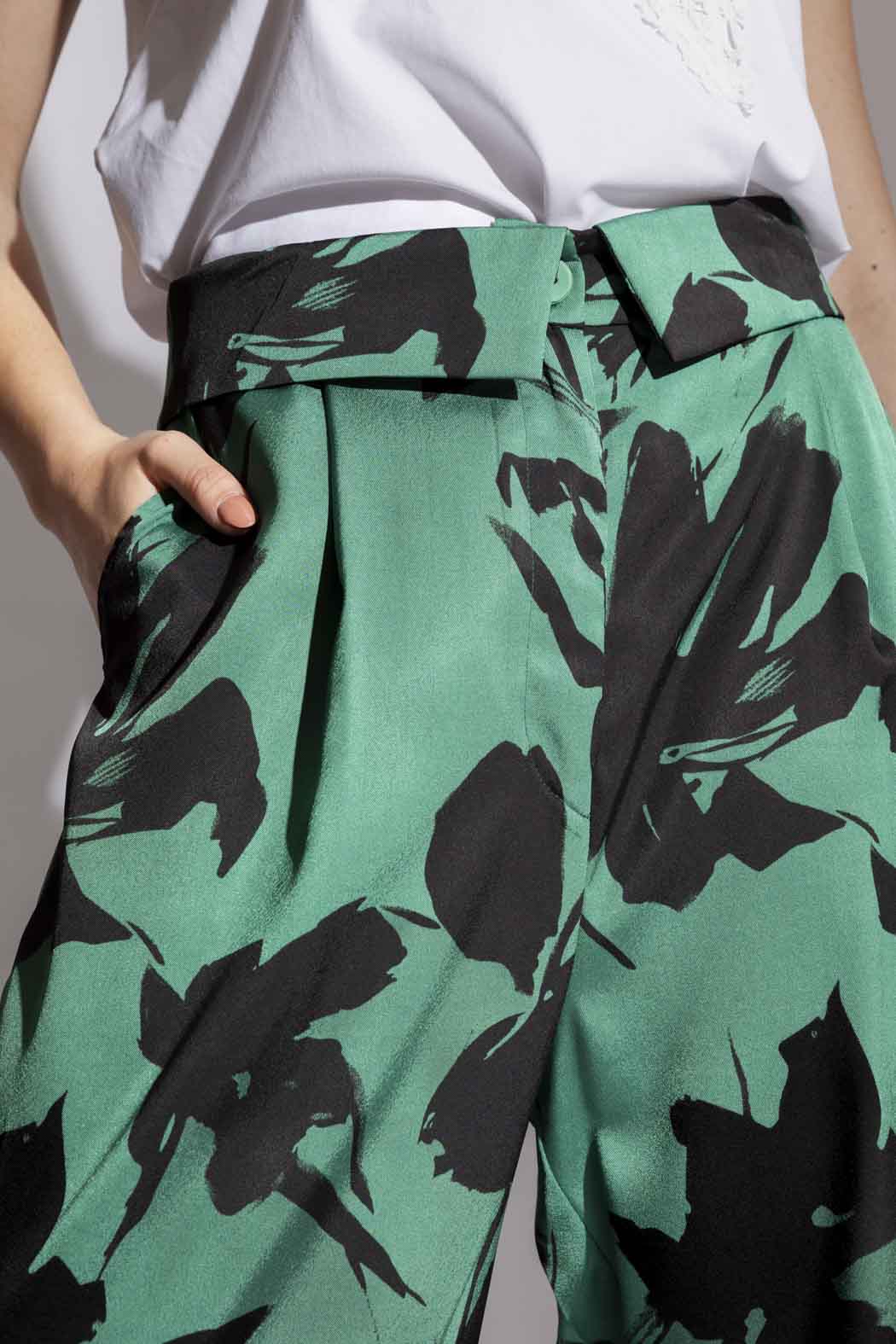 Green/black Paperbag Pants