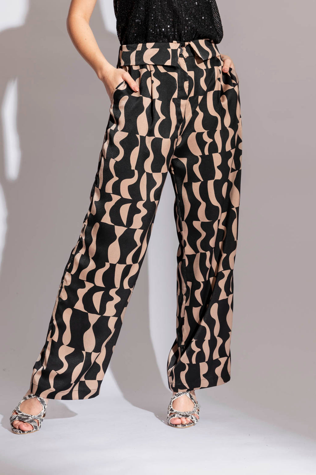 Black/Latte Paperbag Pant