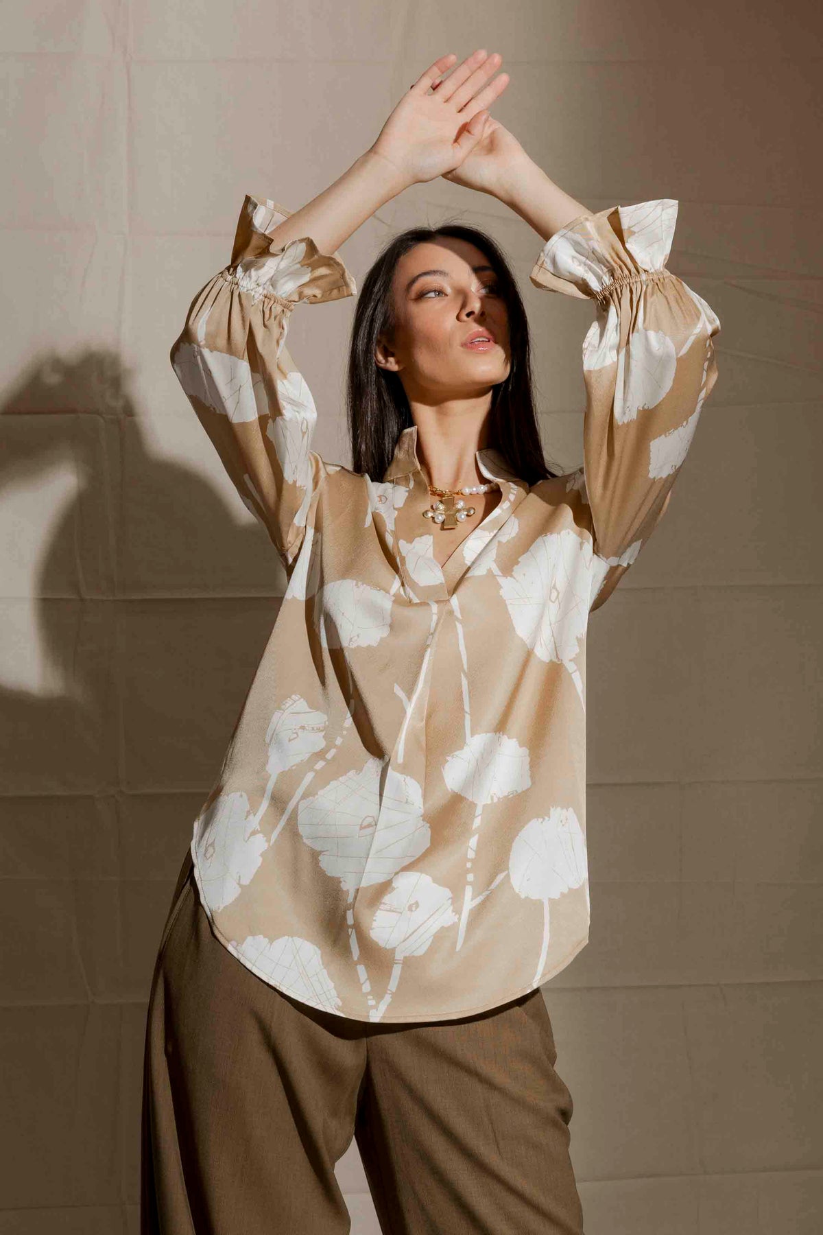 Taupe Femme Blogger Shirt