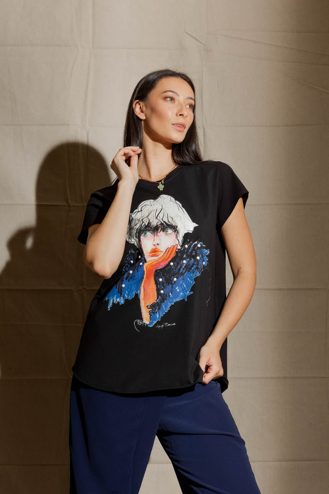 Lady Glove T-Shirt in Black