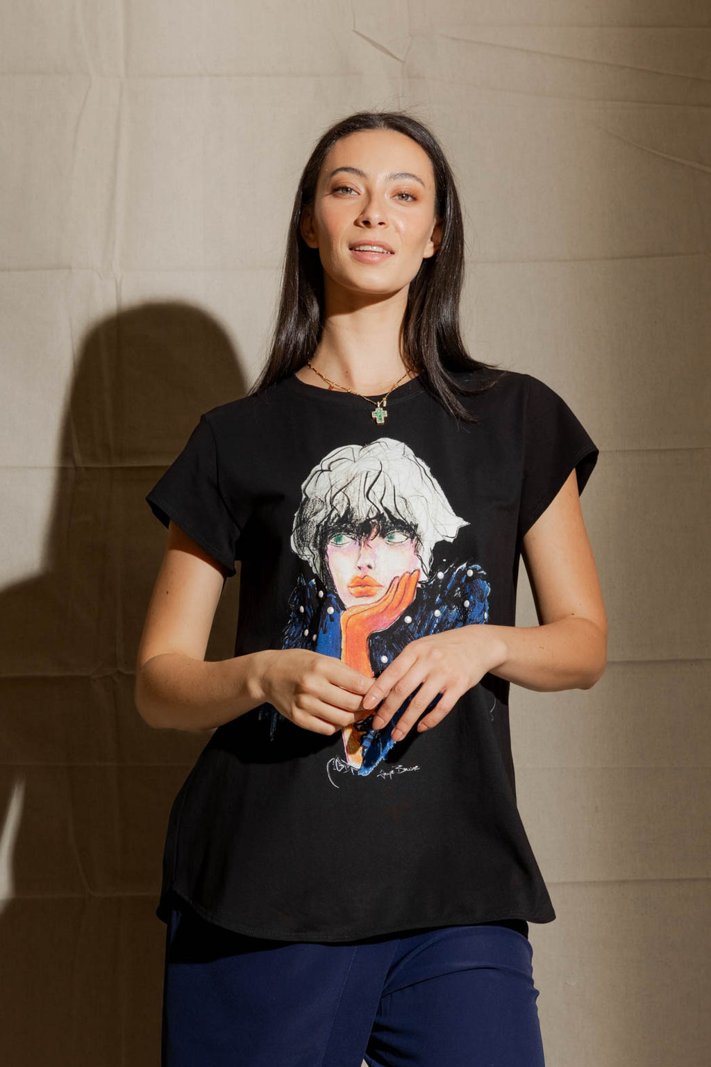 Lady Glove T-Shirt in Black