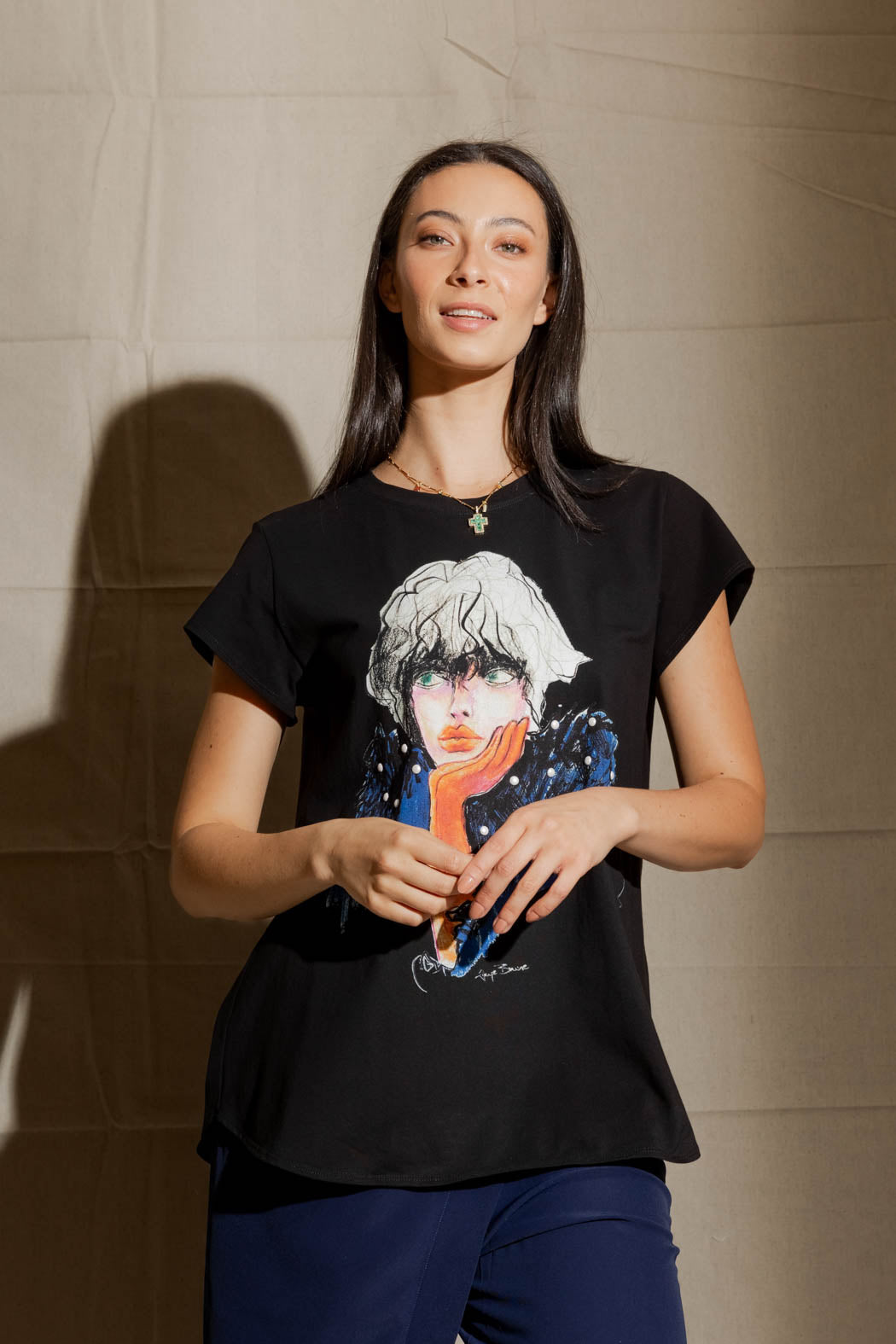 Lady Glove T-Shirt in Black