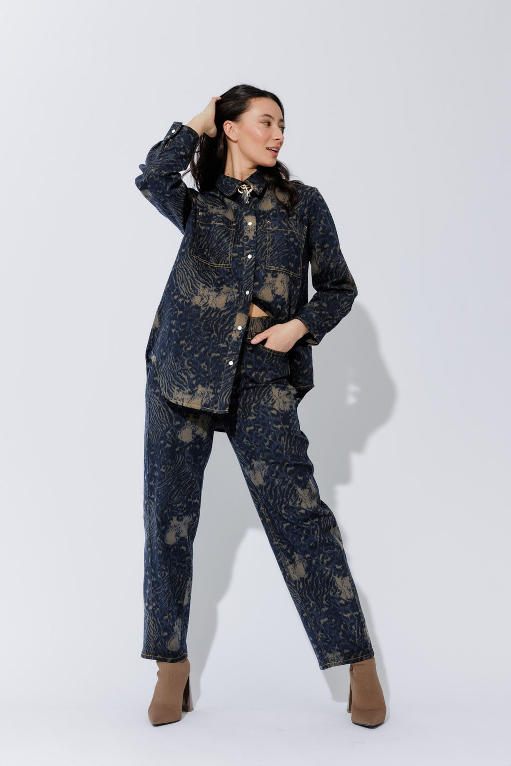 Navy/Taupe Animal Barrel Jean