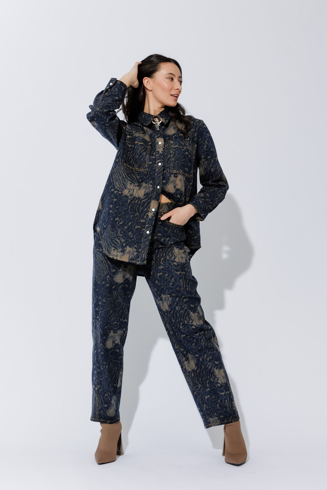 Navy/Taupe Animal Barrel Jean