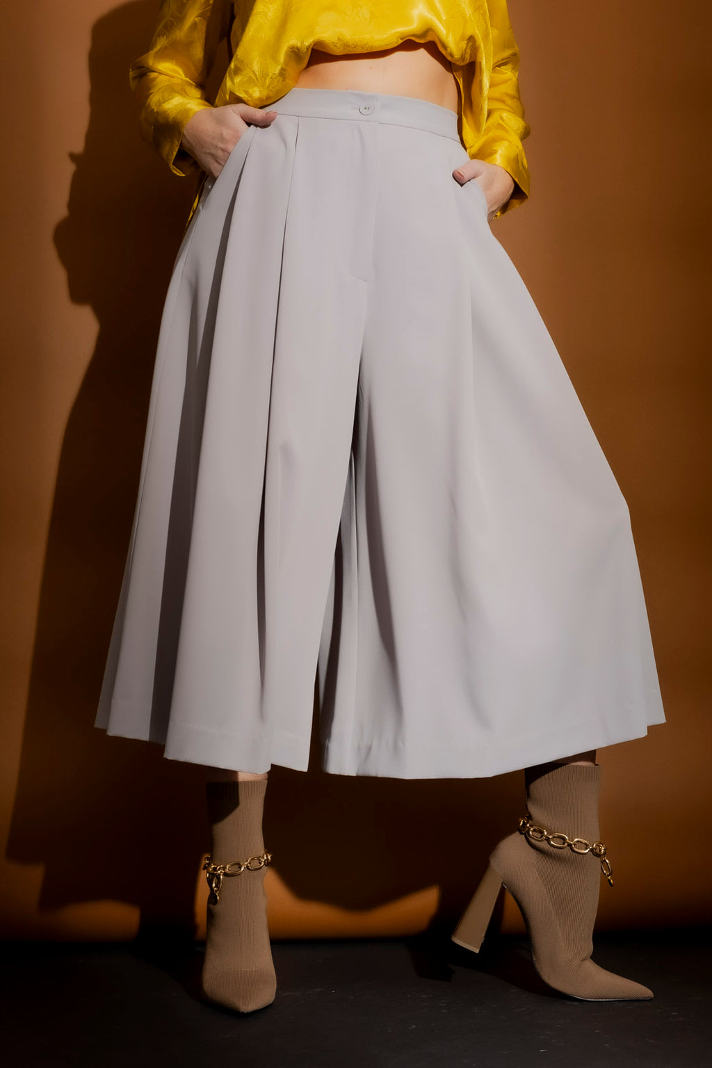 Light Grey Wide Leg Short Smoke