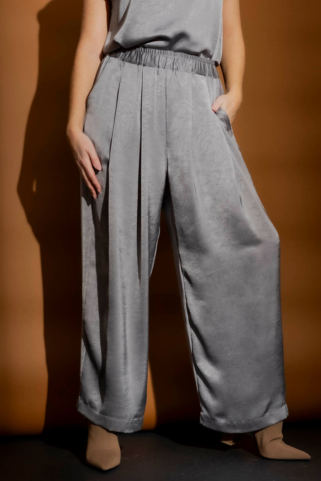 Grey Pull On Pleat Pant