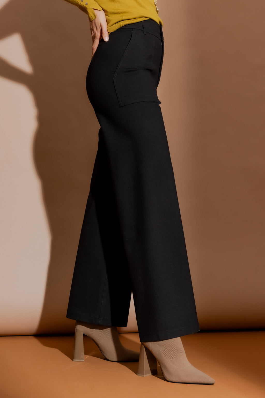 Black Ponte Pocket Pant