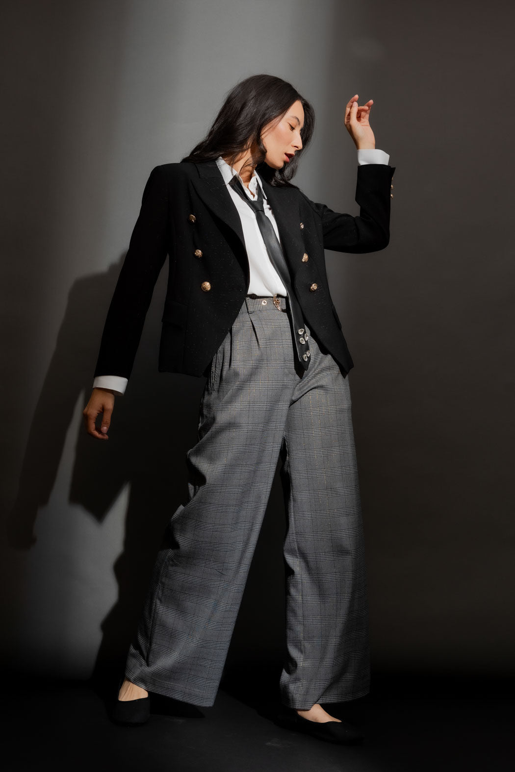 Black Shimmer Crop Sisca Blazer