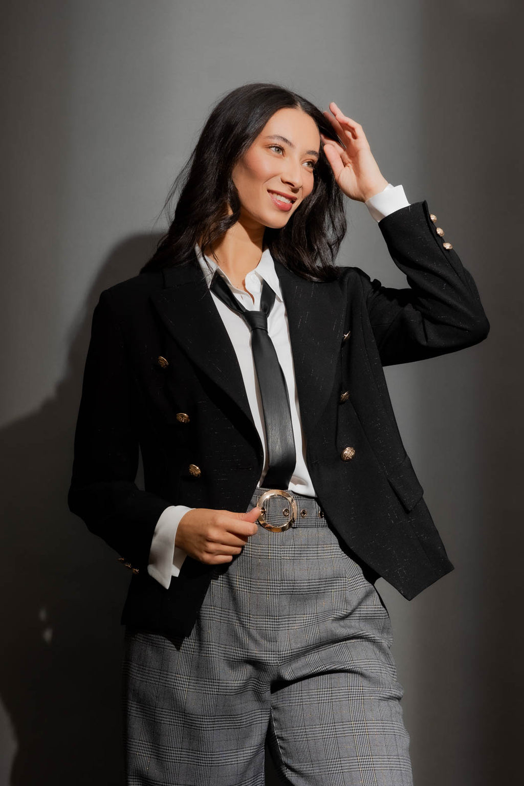 Black Shimmer Crop Sisca Blazer