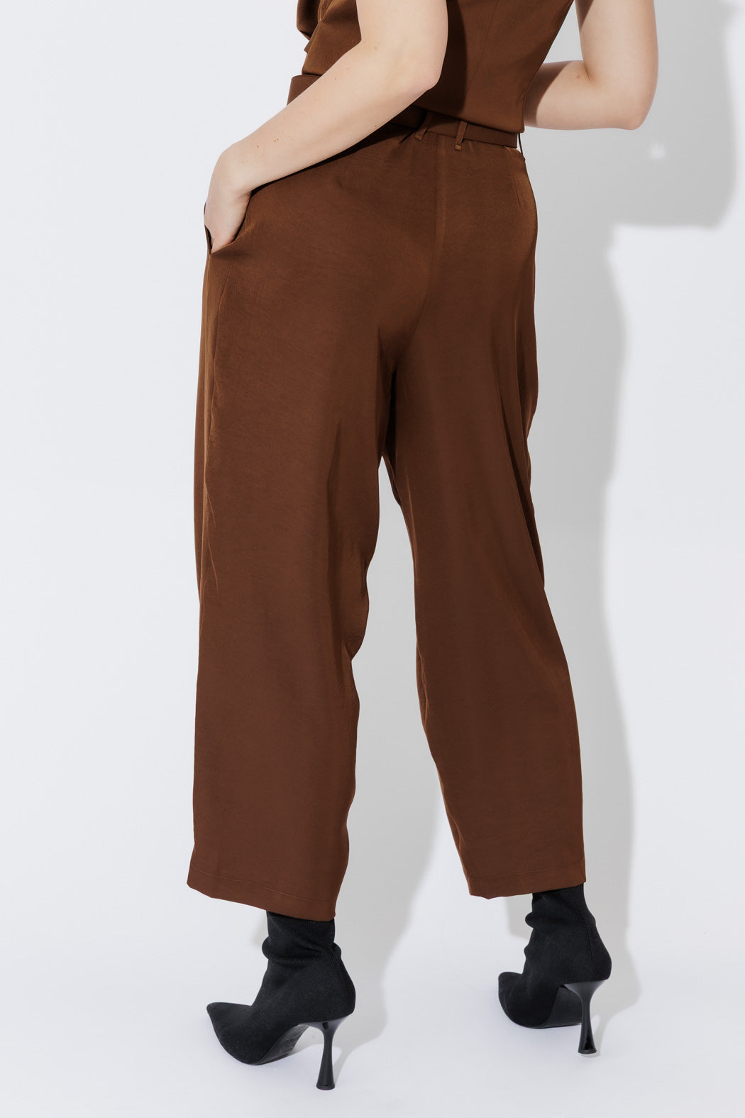 Chocolate Euro Barrel Cleo Pant