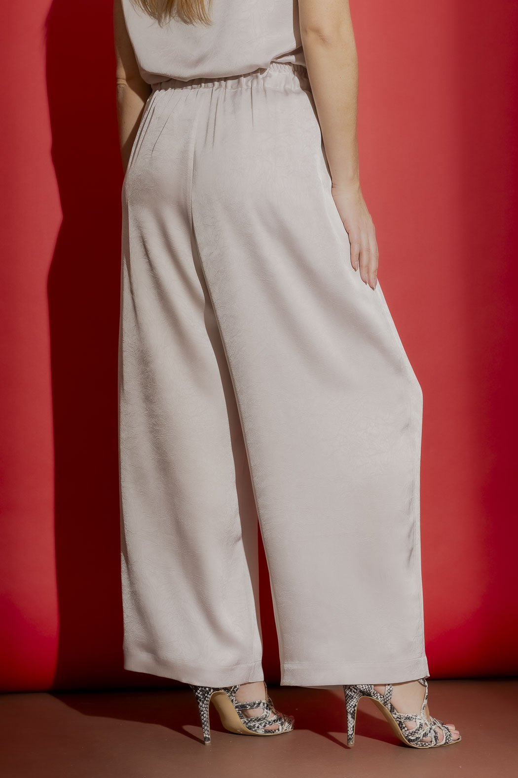 Oyster Pull On Pleat Pant