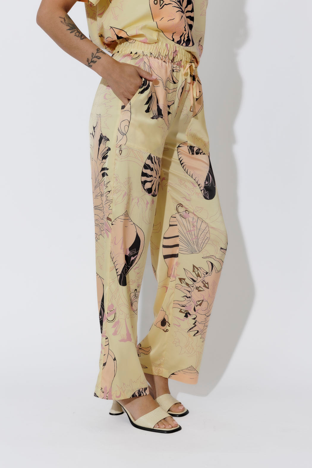 Yellow Shells Drawstring Pant