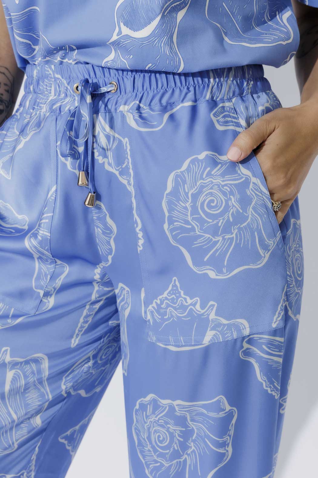 Blue Shells Drawstring Pant