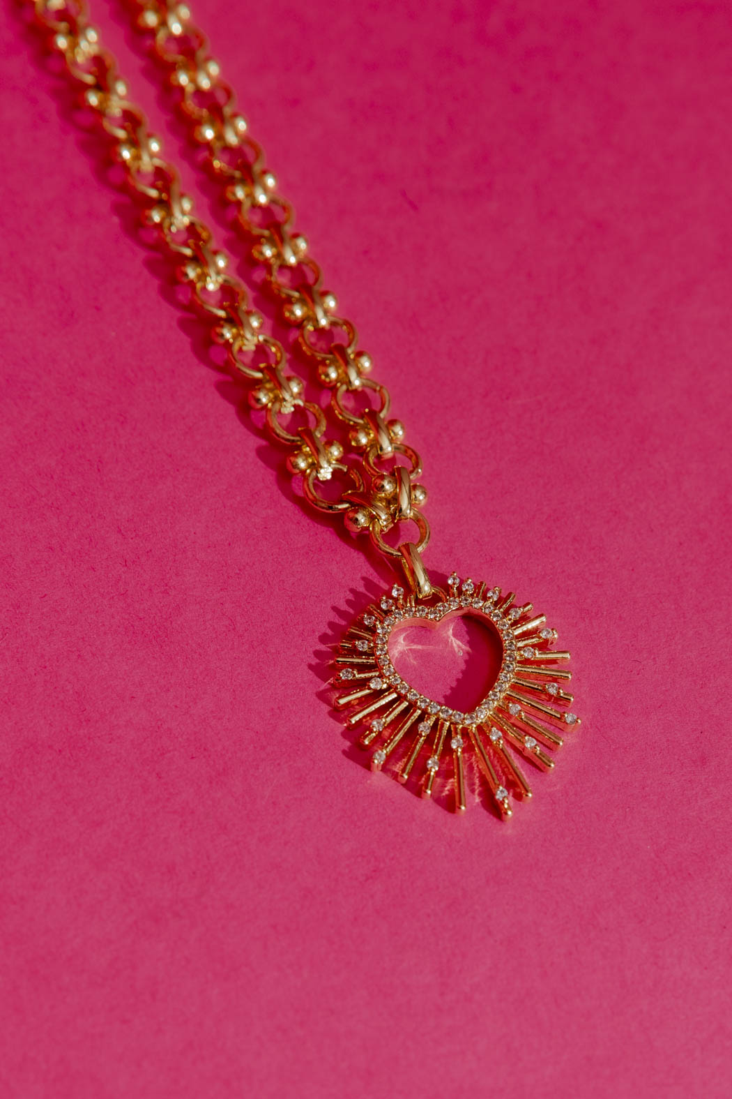 Gold Sacred Heart Necklace Gold O/S