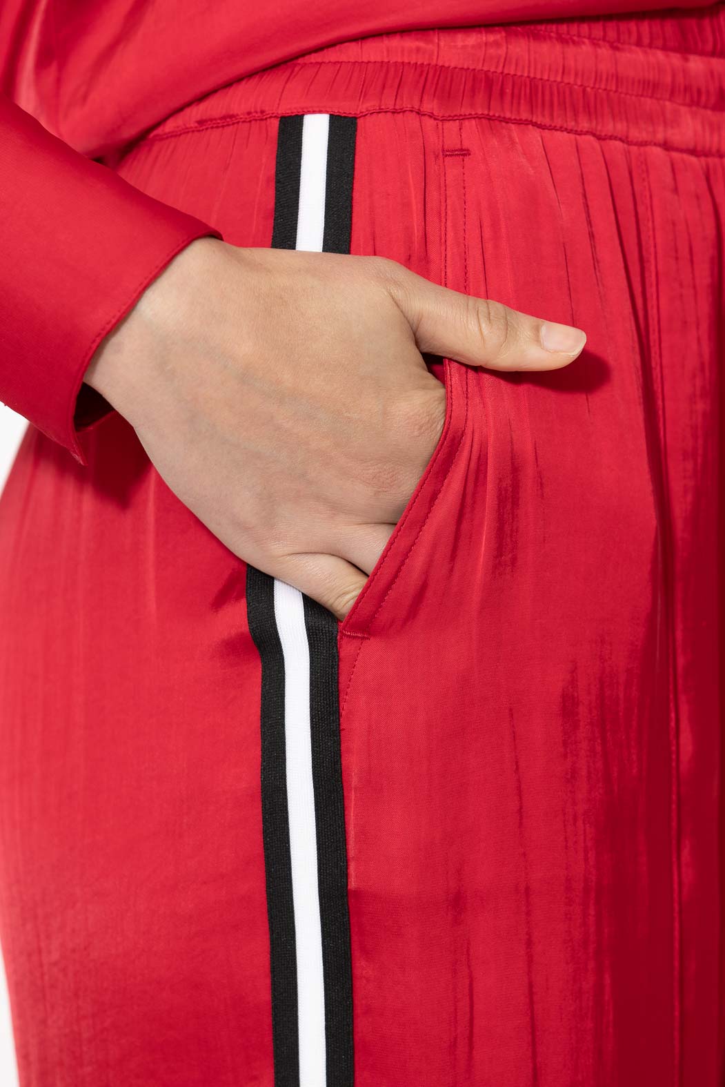 Red Glow Pintuck Drawstring Pant