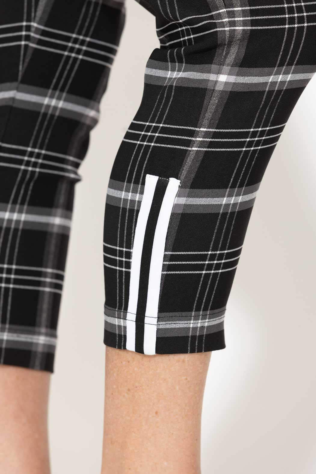 Black/White Cargo Capri Pant