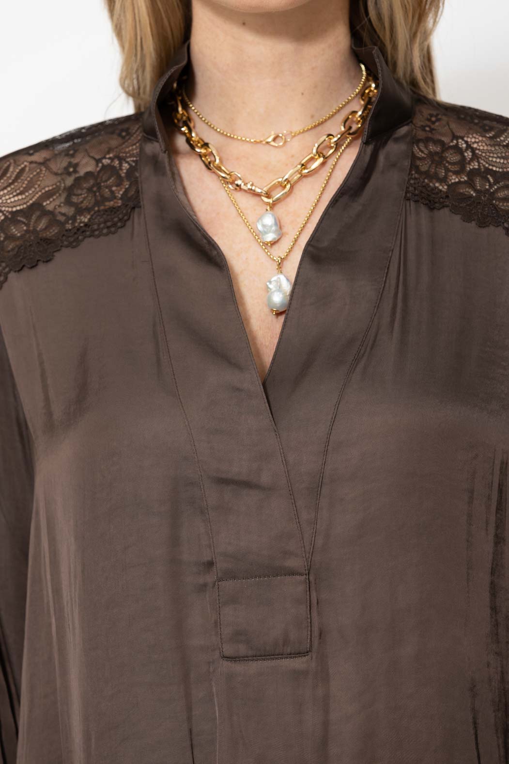 Earth Glow Lace Blogger Shirt