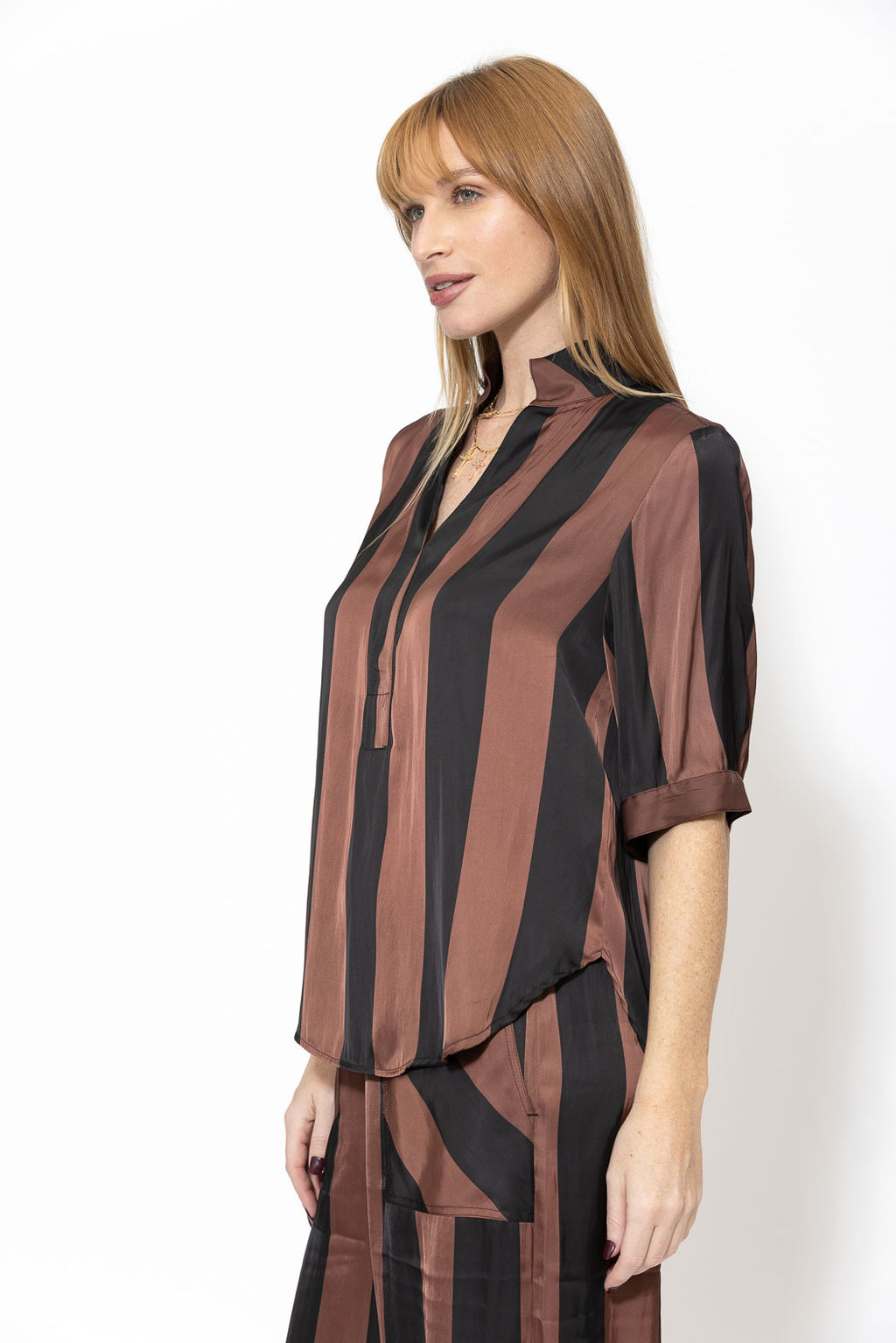 Chocolate Stripe Glow Blogger Shirt