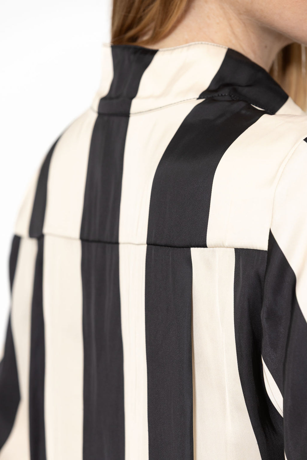 Ivory Stripe Glow Blogger Shirt