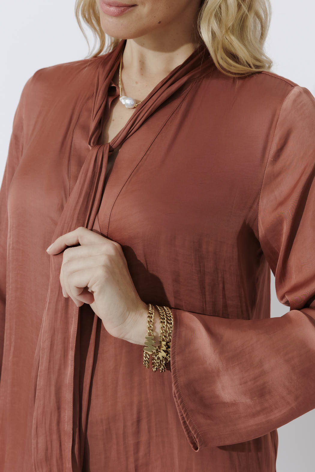 Terra Tie Collar Blogger Shirt