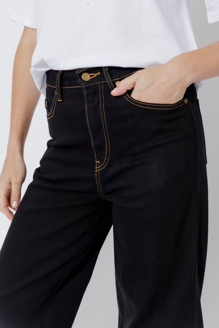 Black Gold Stitch Barrel Jean