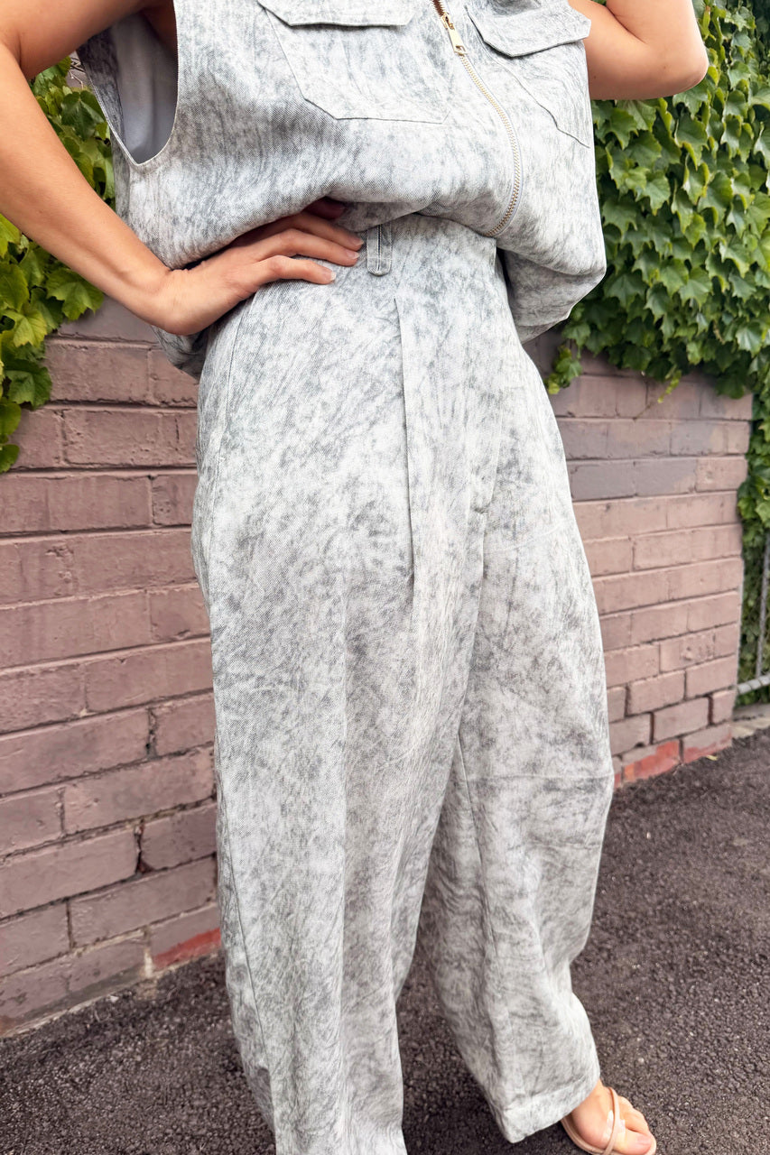 Marble Carrot Leg Pant