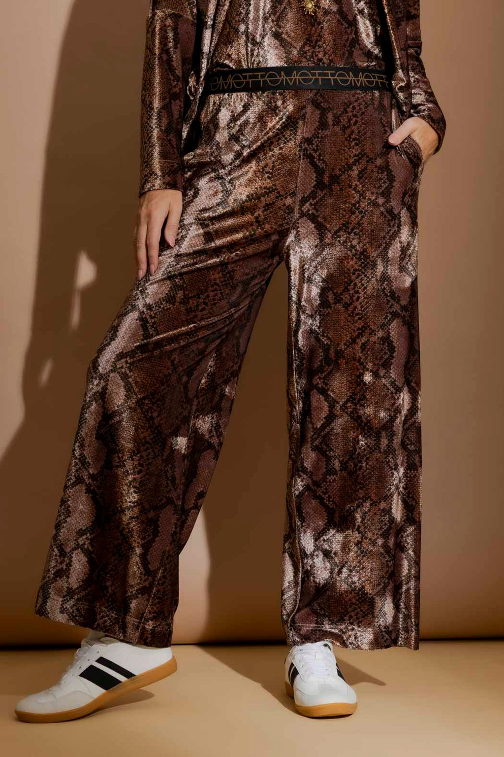 Snake Velvet Lounge Pant