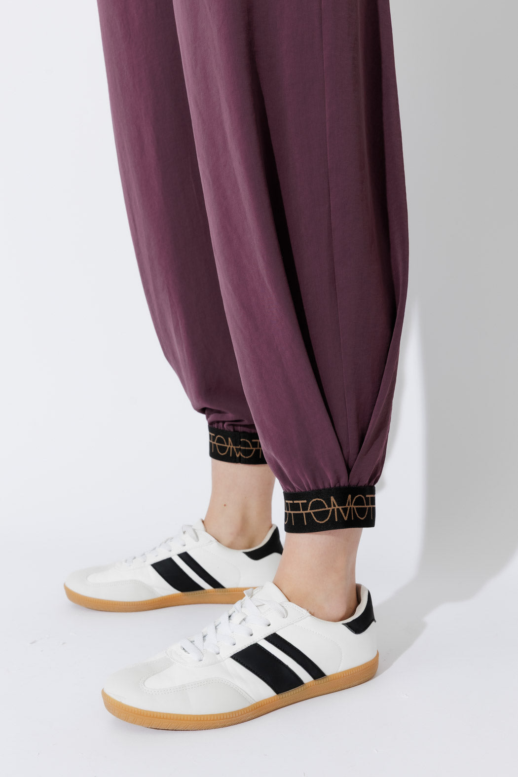 Plum Logo Jogger Pant