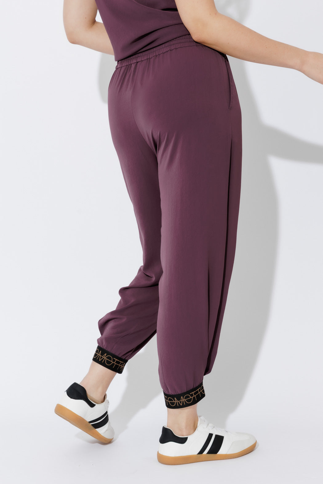Plum Logo Jogger Pant