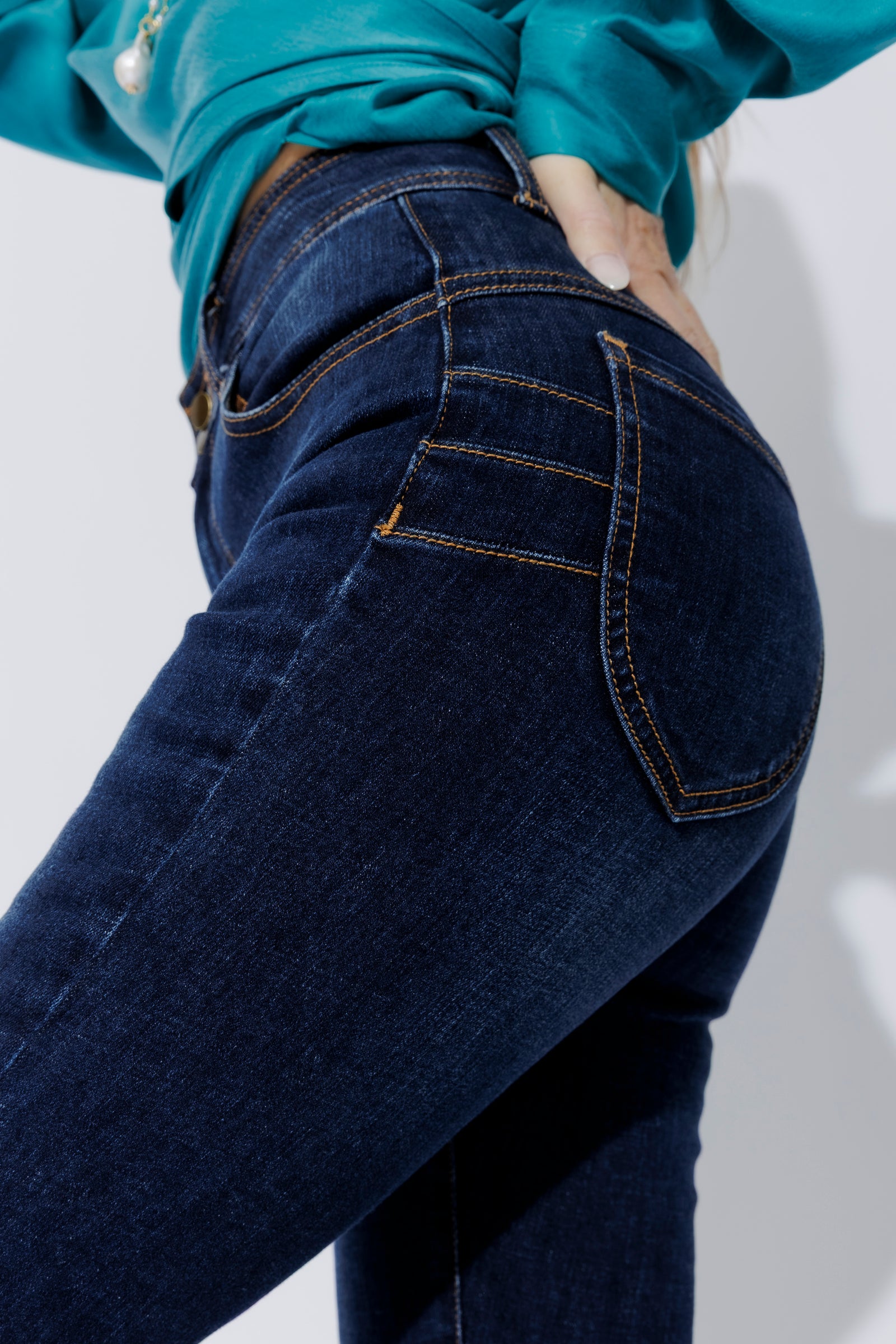Mid Denim Miracle Jean Mid Denim