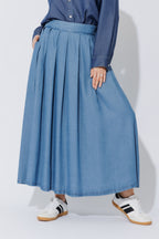 Mid Denim Tencel Pleat Skirt