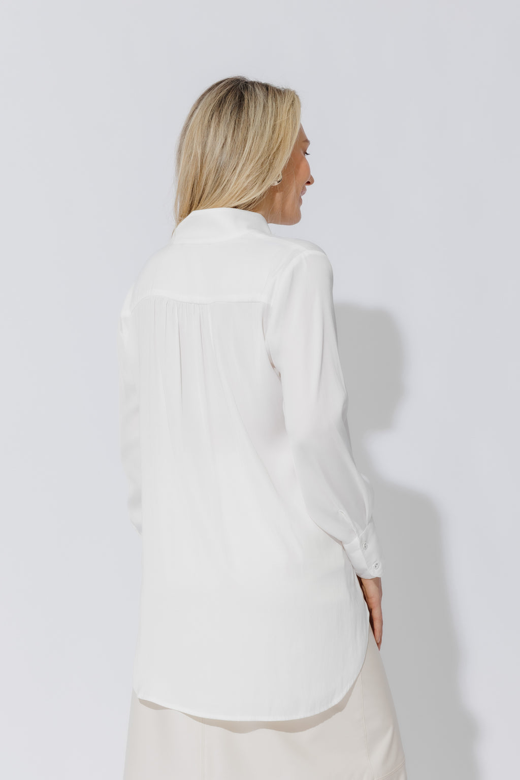 White Piped Collar Blogger Shirt