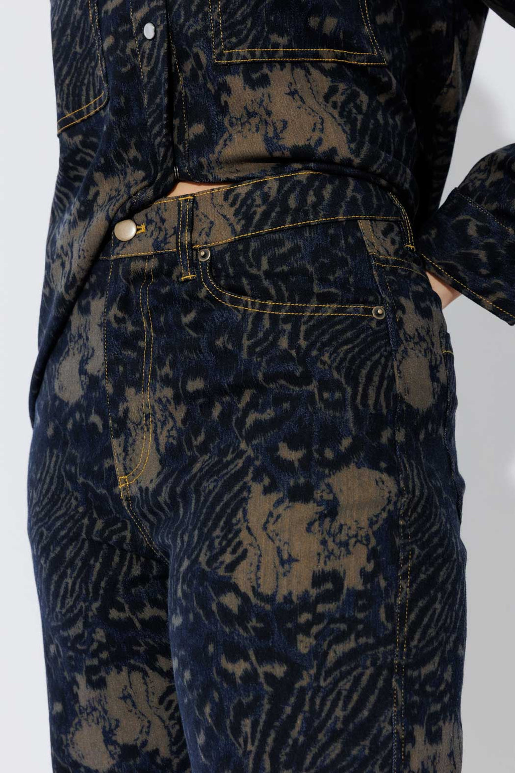 Navy/Taupe Animal Barrel Jean