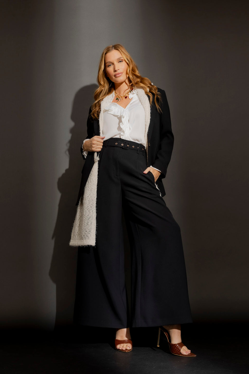 Black Cosmopolitan Pant