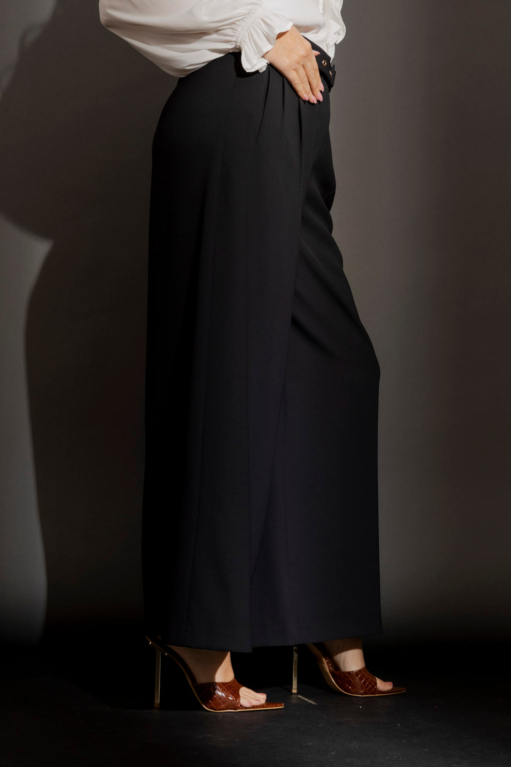 Black Cosmopolitan Pant